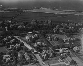 North Berwick, general view, showing Marine Hotel, Cromwell Road and Hamilton Road.  Oblique aerial photograph taken facing north.  This image has been produced from a print.