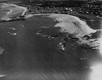 North Berwick Bay.  Oblique aerial photograph taken facing south-east.  This image has been produced from a print.