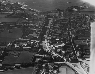 Dunbar, general view, showing High Street and Castle Street.  Oblique aerial photograph taken facing north.  This image has been produced from a print.