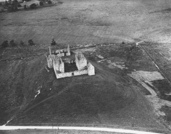 Ruthven Barracks, Kingussie.  Oblique aerial photograph taken facing north-west.  This image has been produced from a print.