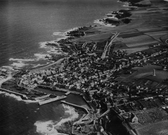 Macduff, general view, showing Macduff Harbour and Buchan Street.  Oblique aerial photograph taken facing east.  This image has been produced from a print.
