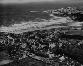 Banff, general view, showing St Mary's Church, High Street and Banff Bay.  Oblique aerial photograph taken facing north-east.  This image has been produced from a print.