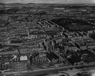 Dundee, general view, showing Dundee Gas Works and Baxter Park.  Oblique aerial photograph taken facing north.  This image has been produced from a print.