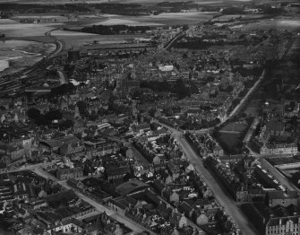 Montrose, general view, showing Ferry Street and High Street.  Oblique aerial photograph taken facing north.  This image has been produced from a print.