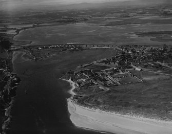 Montrose, general view, showing Montrose Harbour and Rossie Island.  Oblique aerial photograph taken facing west.  This image has been produced from a print.