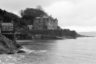 Crinan Hotel.
General view from East.