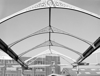 Detail of canopy supports on Platform 1.