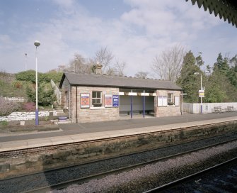 View from S of N-bound platform shelter and waiting room