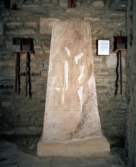 Interior. View of cross-slab