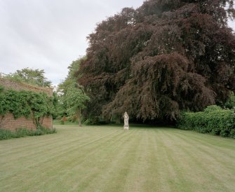 View of S lawn and E statue of Diana the Huntress