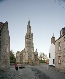 View from South rom Cross Wynd showing the church and memorial fountain