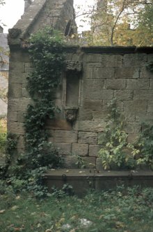 View of niche in wall of ruined church, Airth Old Church.