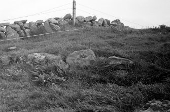 Dun Beachaire, stonework on NW sector.