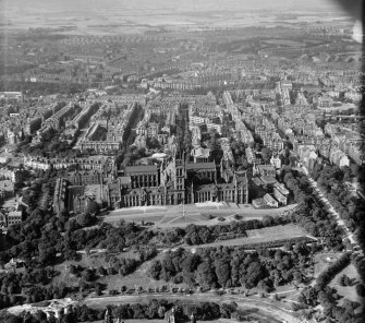 Glasgow University Glasgow, Lanarkshire, Scotland. Oblique aerial photograph taken facing North/East. 