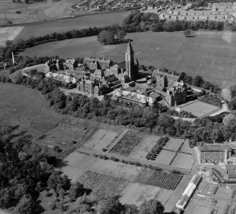 Leverndale Hospital, 510 Crookston Road Lochwinnoch, Renfrewshire, Scotland. Oblique aerial photograph taken facing North/West. 