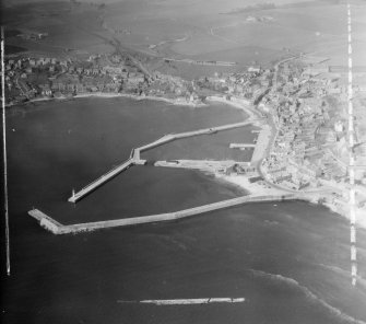 General View Anstruther Wester, Fife, Scotland. Oblique aerial photograph taken facing West. This image was marked by AeroPictorial Ltd for photo editing.
