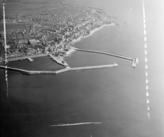 General View Anstruther Wester, Fife, Scotland. Oblique aerial photograph taken facing North/East. This image was marked by AeroPictorial Ltd for photo editing.