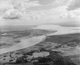 Forth Valley towards Edinburgh Airth, Stirlingshire, Scotland. Oblique aerial photograph taken facing East. 