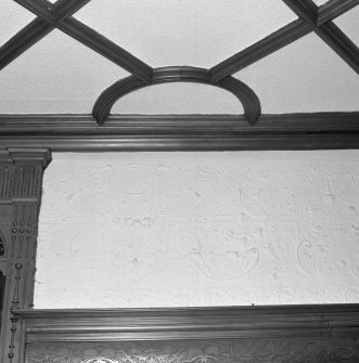 Ground floor, bar (former drawing room), embossed frieze, detail