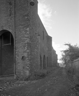 Newtongrange, Lady Victoria Colliery, Pithead Building (tub Circuit, Tippler Section, Picking Tables)
Oblique view from NW along W facade of colliery, showing brick arches and buttresses