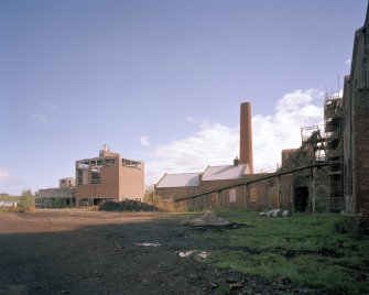 Newtongrange, Lady Victoria Colliery, Fines Treatment Plant and Thickener
General view from W of north end of colliery, showing (left to right) the Fines Treatment Plant, Woodroad Stores, Boilerhouse Chimney, and (extreme right) the N end of the Tub Circuit building