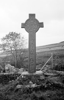 General view of face of McMillan's Cross and surroundings from Kilmory Chapel.
General view.