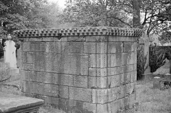 Kilbirnie Church. General view of Crawfurd Tomb.