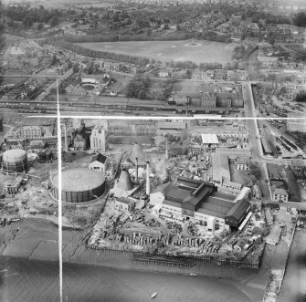 The Alloa Glass Works Co. Ltd., Keilarsbrae, Alloa, Clackmannan, Scotland, 1952. Oblique aerial photograph, taken facing north.