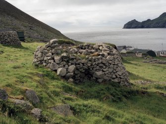 St Kilda, Village Bay. Cleit 32 from west.