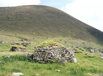 St Kilda, Village Bay. Cleit 70 from north west.