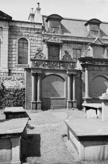 Aberdeen, Union Street, East Church of St Nicholas Grave Yard
General view of funerary monument.