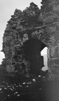 Skye, Kyleakin, Caisteal Maol.
Detail of arch.
