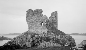 Skye, Kyleakin, Caisteal Maol.
General view.