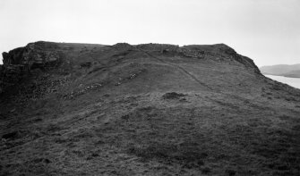 Dun Santavaig, Skye. General view.