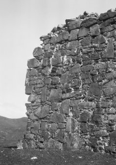 Skye, Caisteal Uisdean.
Detail of North corner of West wall.