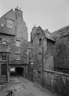 Rear view of Huntly House and 142 (146) Canongate, Bakehouse Close, Edinburgh