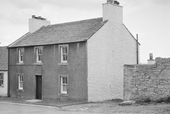 View of 25 Victoria Street, Kirkpatrick Durham, from north west