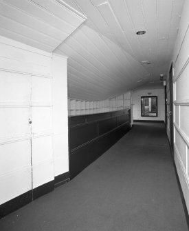 Entresol level, view of cloakroom area