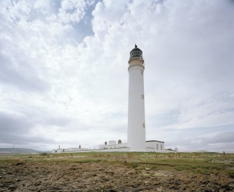 Barns Ness Lighthouse.
View from NE.