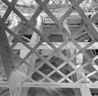 Detail of the lattice parapet and deck.