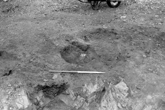 Excavation photograph : area I - f165 emptied, from SW.