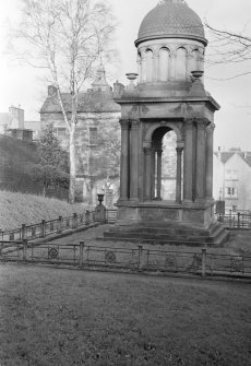 View of the Ebenezer Erskine Monument, Stirling.