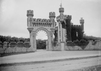 View of gateway and lodge, Thurso Castle