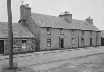 View of houses on the north side of Willoughby Street, Muthill showing Haggart's Buildings.