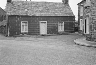 View of houses on east side of Willoughby Street, Muthill, showing Casa Manda and the Roundel