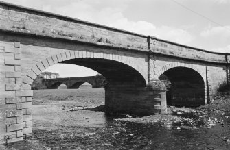 Detail of archways,  Blackadder Bridge, Allanton.