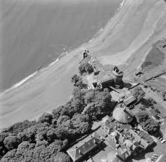 Oblique aerial view of Ravenscraig Castle from north east