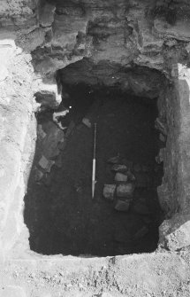 Excavation photograph : record shot of B, looking south.