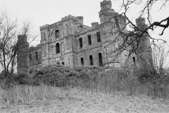 General view of Gelston Castle.