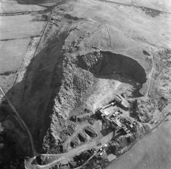 Oblique aerial view centred on the remains of Kaimes Hill fort.